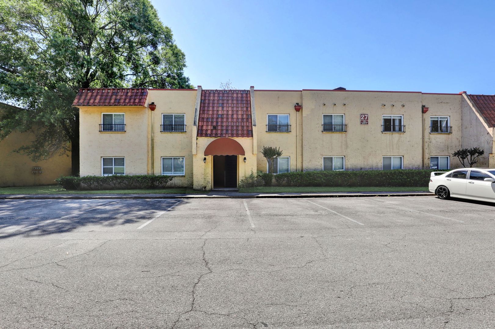 Jacksonville House: 3918 La Mirada Dr. N #3