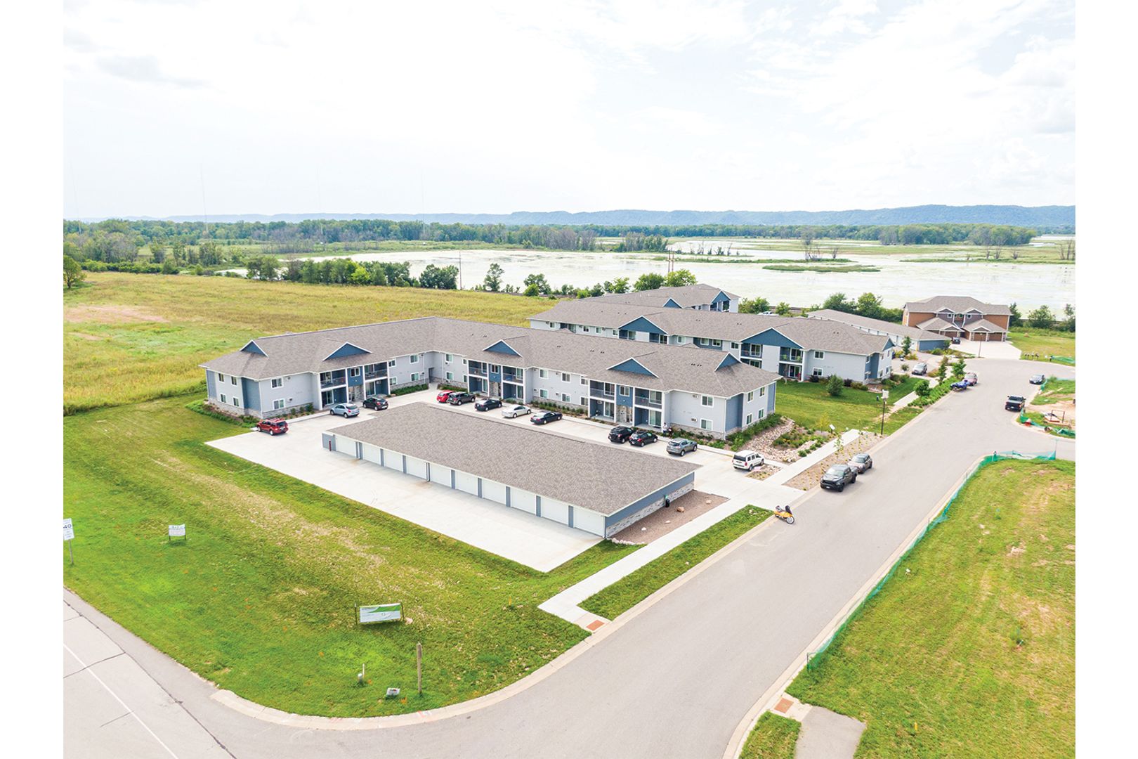 La Crosse Apartment: * 3950 Sunnyside Dr.