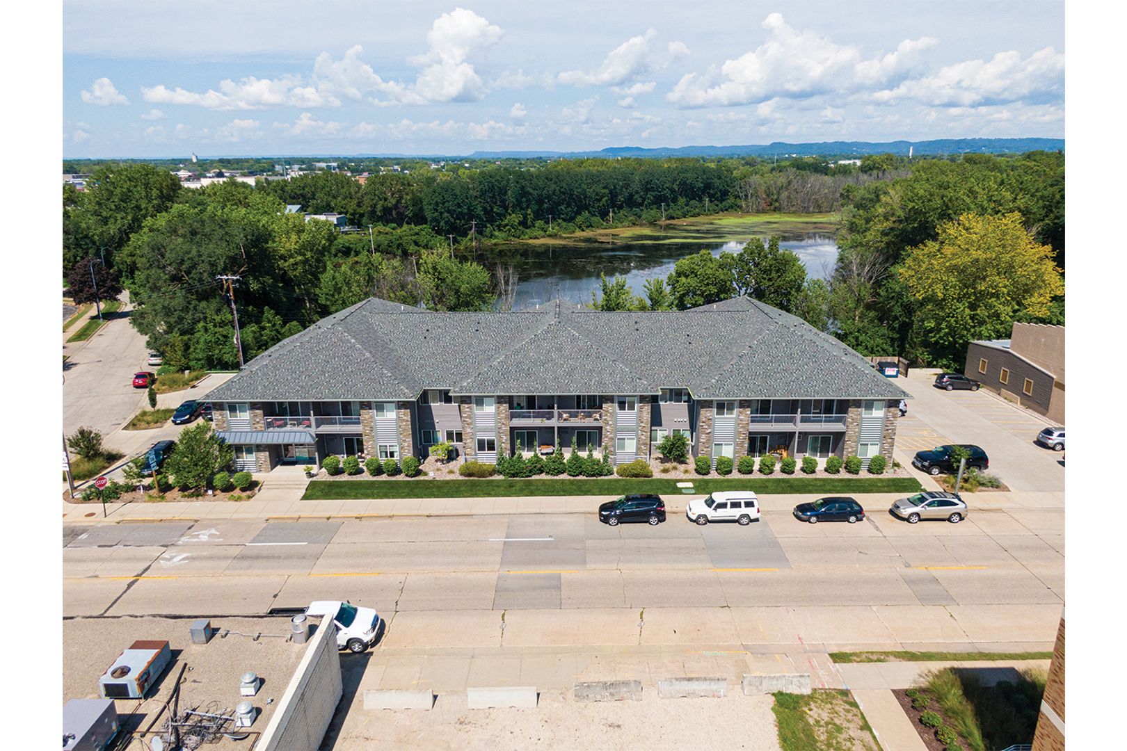 La Crosse Apartment: 707 La Crosse St,