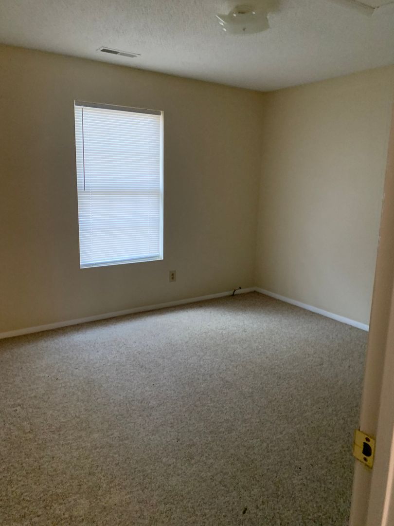 Salisbury Apartment: 734 Ryan Street