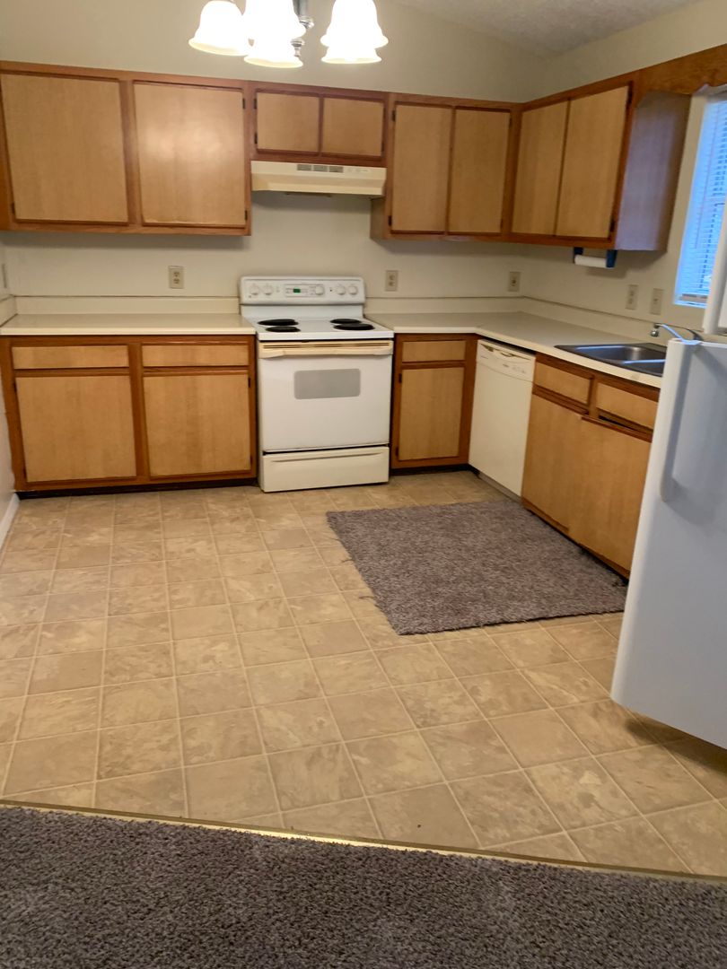 Salisbury Apartment: 734 Ryan Street