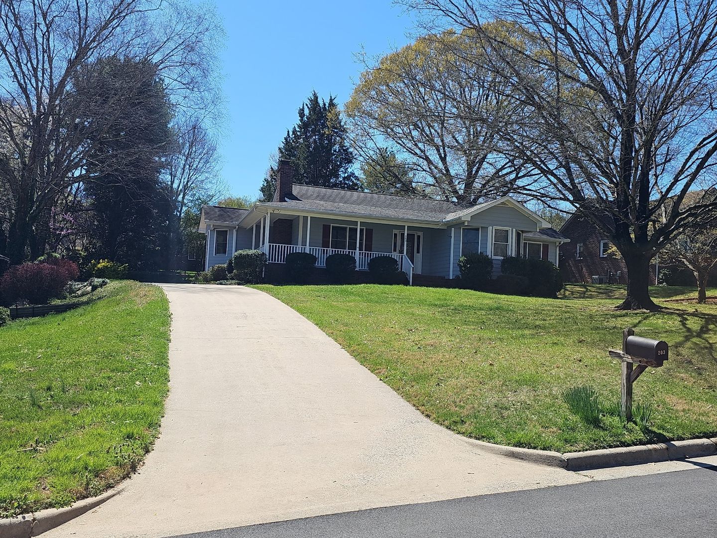 Salisbury House: 203 Carabelle Circle