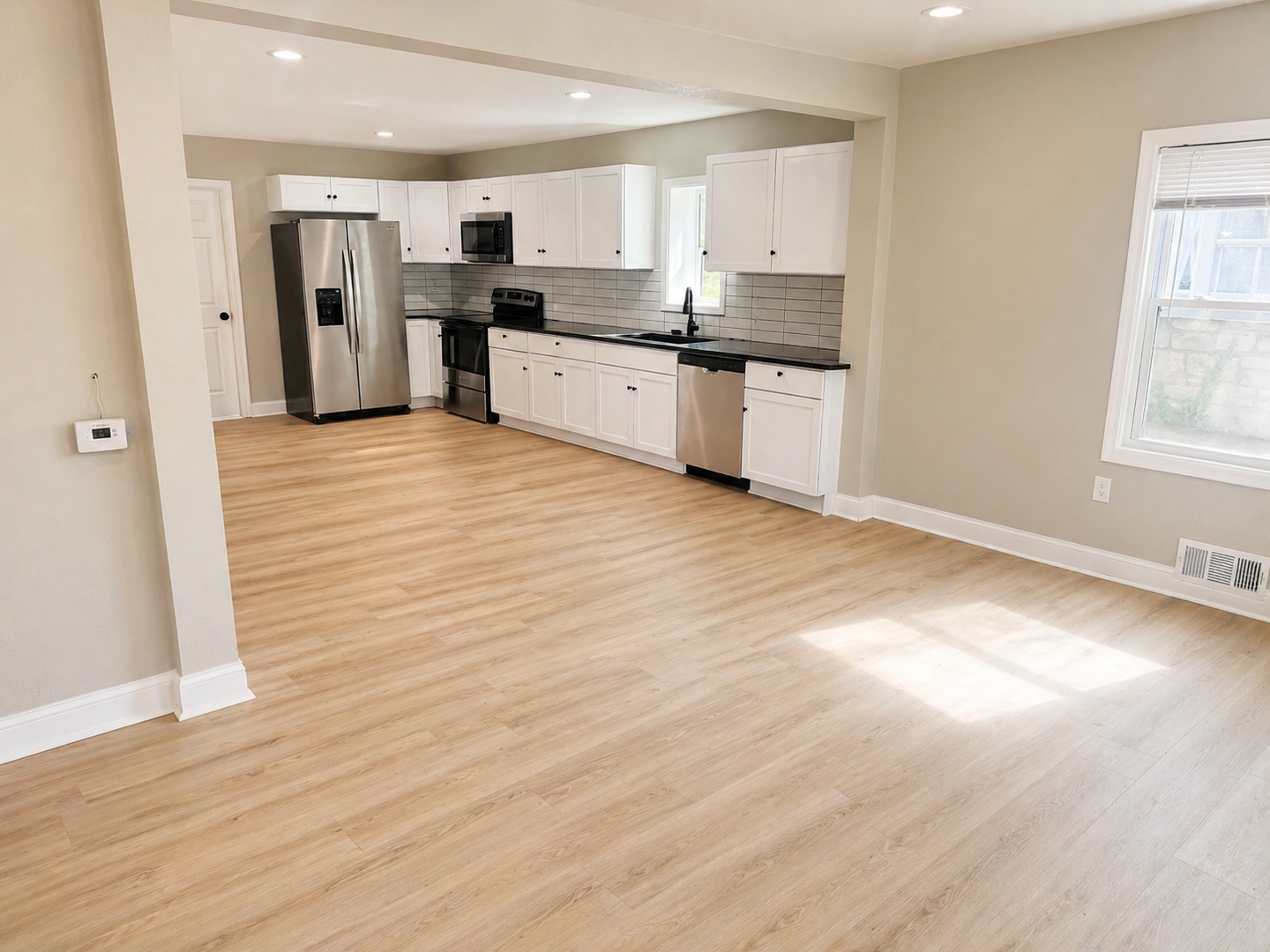 Kansas City Apartment: 1524 E. 51st Street