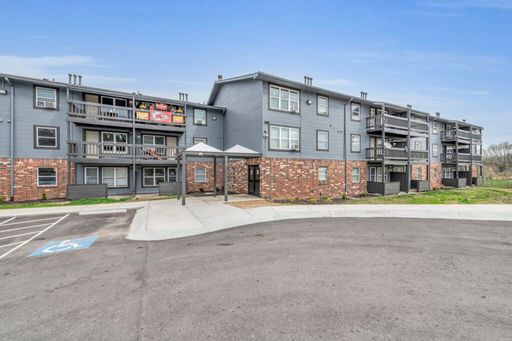 Welcome to Lakeview Apartments! – photo 1