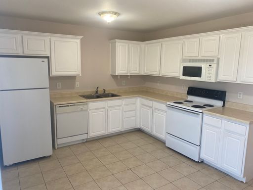 COMING SOON - Adorable Townhome in Platte City