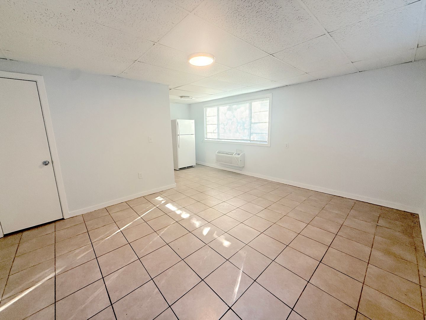 Independence Apartment: 906-912 1/2 S Noland Road