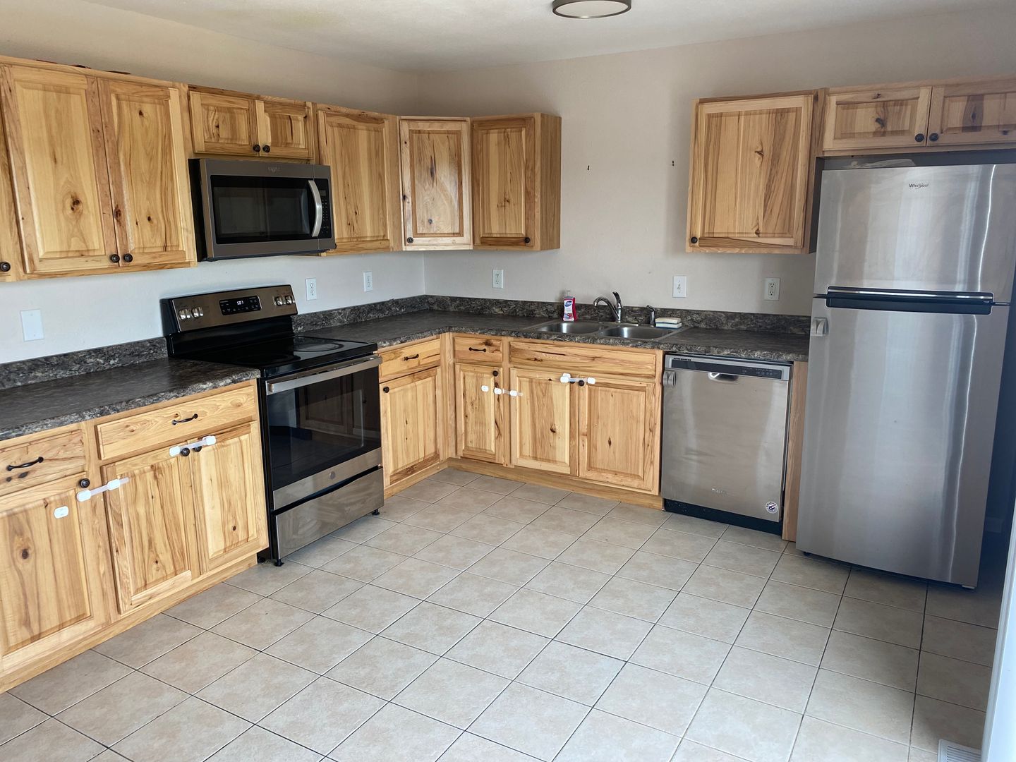 Platte City Apartment: 1810-1914 Century Hill