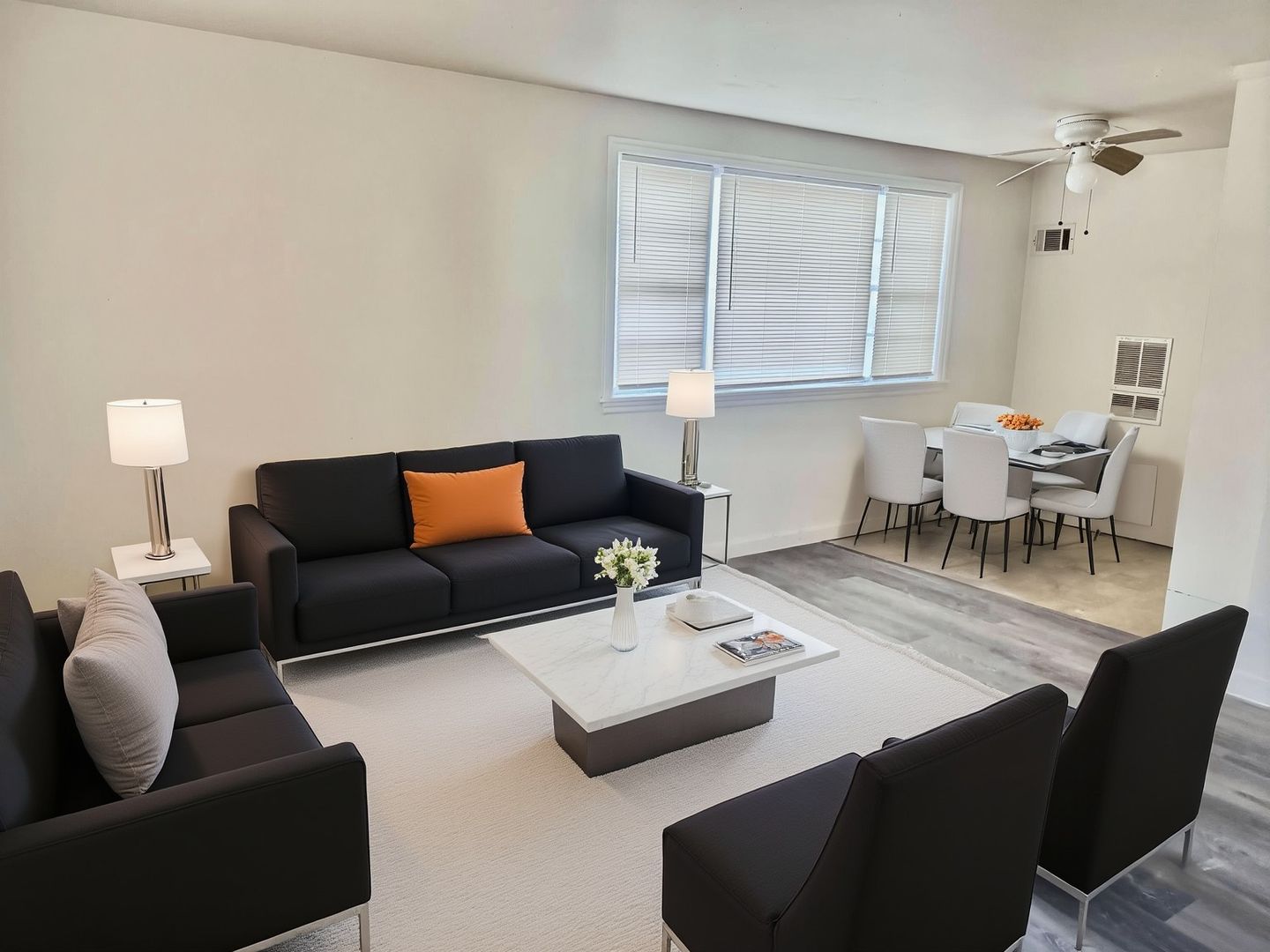 Independence Apartment: 906-912 1/2 S Noland Road