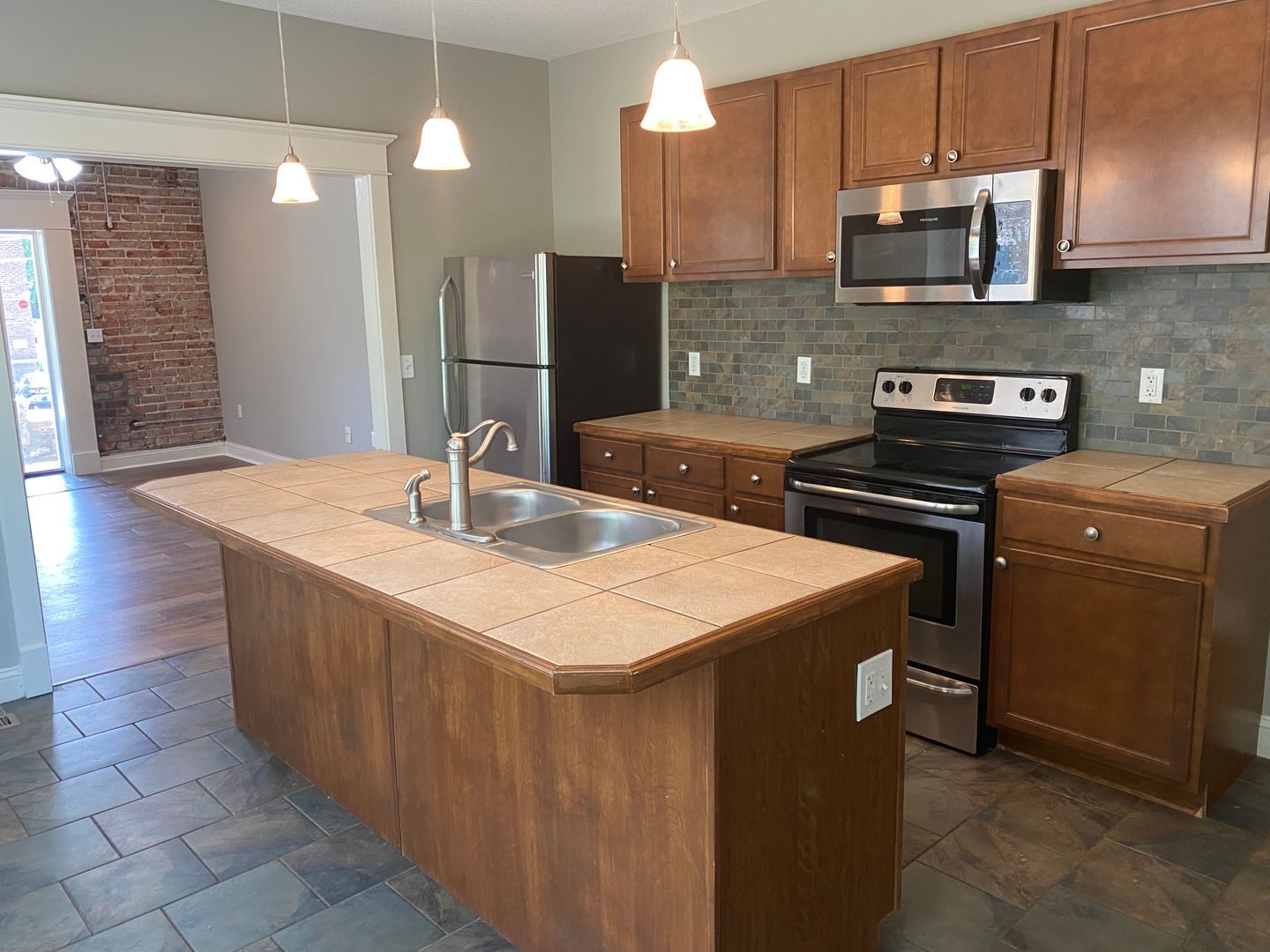 Kansas City Apartment: 218 W. 34th Street