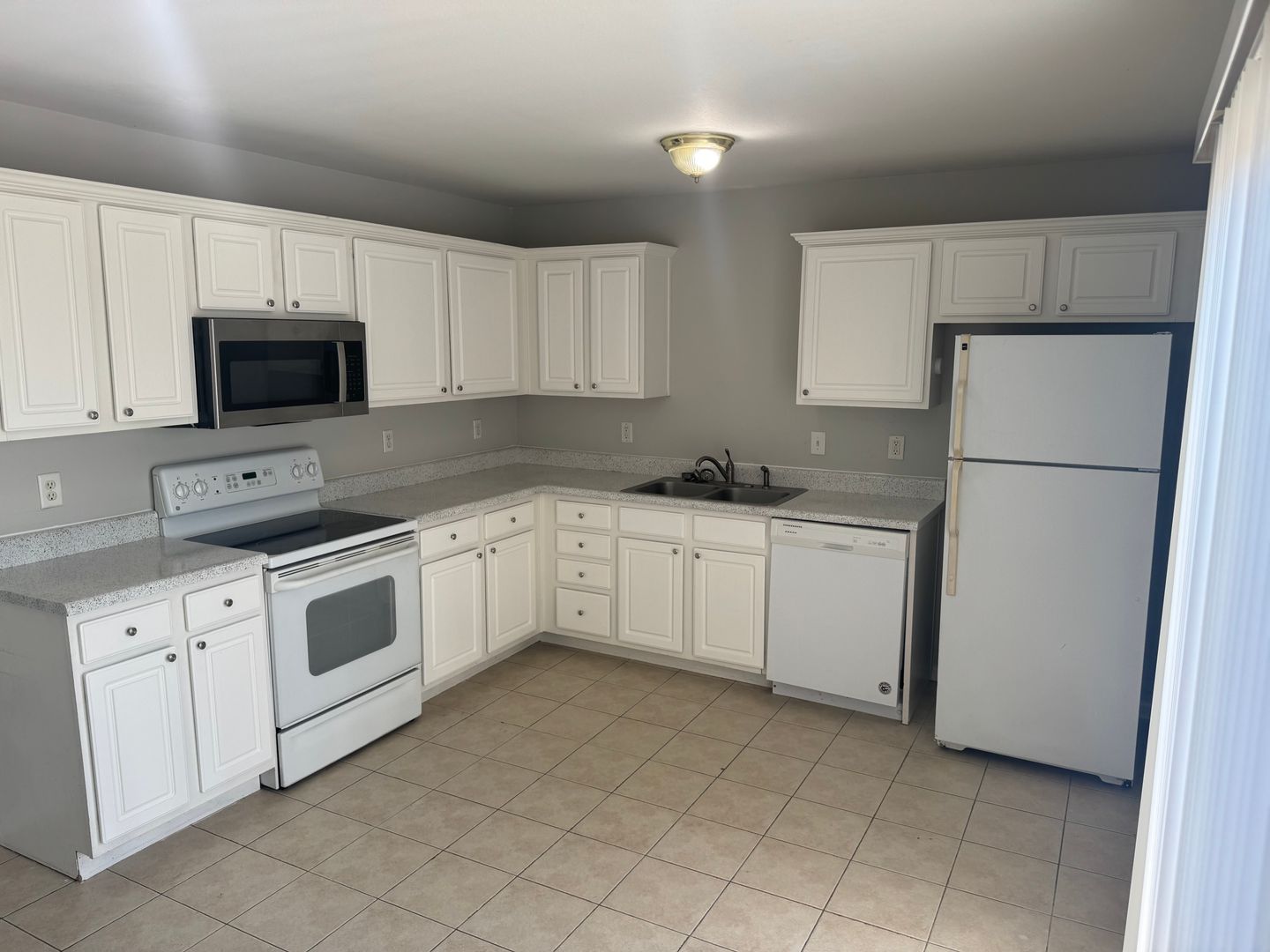 Platte City Apartment: 1810-1914 Century Hill