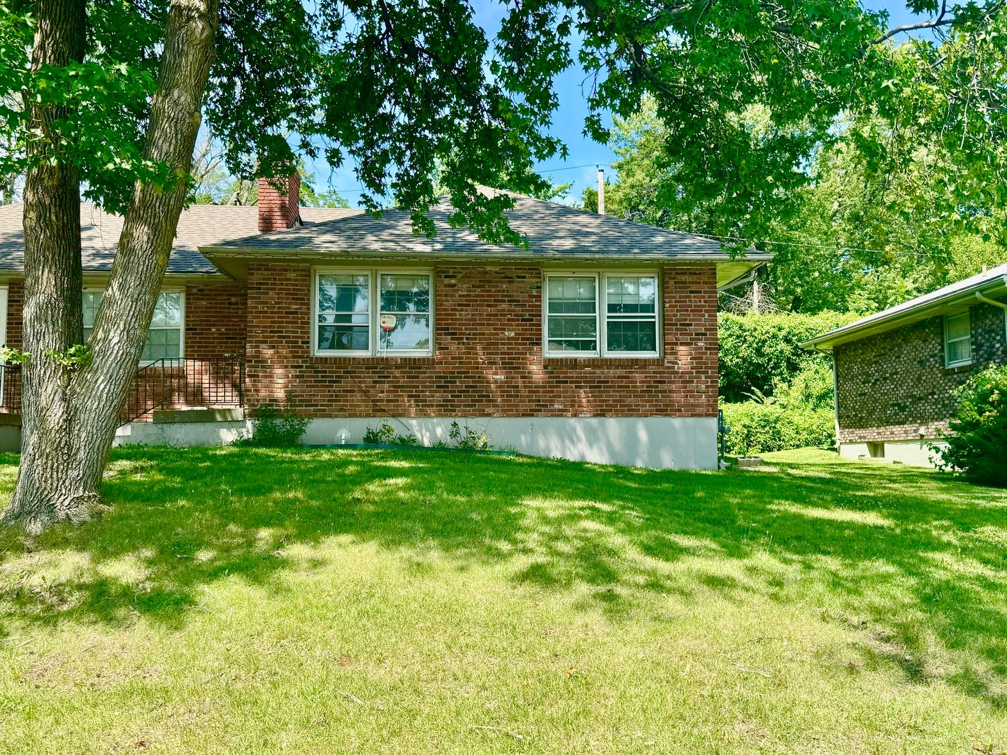 Raytown Apartment: 5404-5406 Ditzler Ave