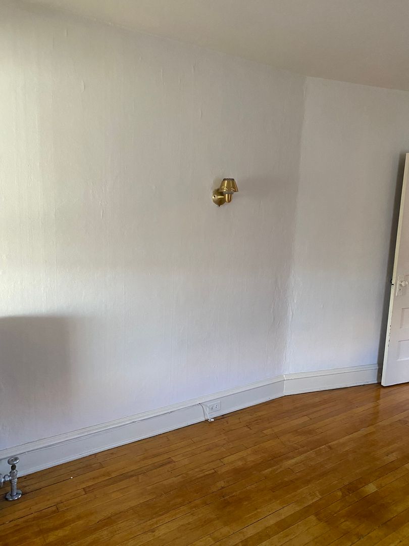 Kansas City Apartment: 3925 Roanoke Rd. - Unit 2N