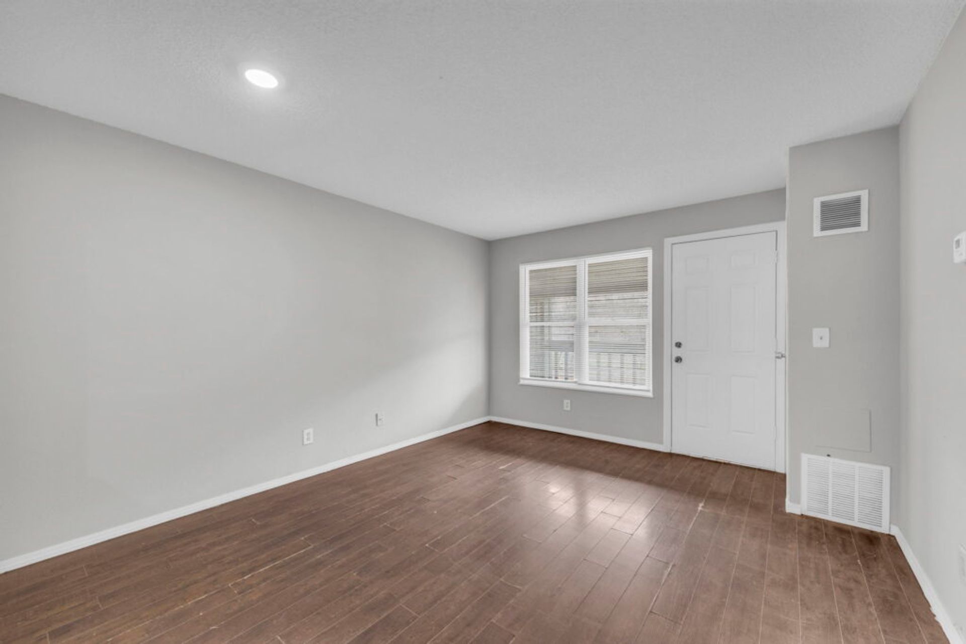 Lakeview II Apartments 2 of 12
