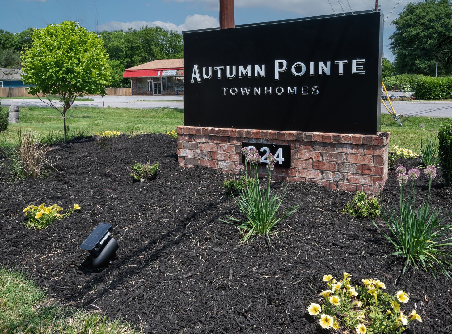 Hendersonville Apartment: 324 Walton Ferry Road