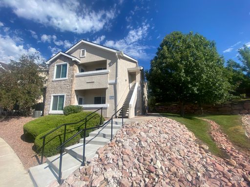 2 Bedroom, 2 Bath CONDO close to Fort Carson – photo 1