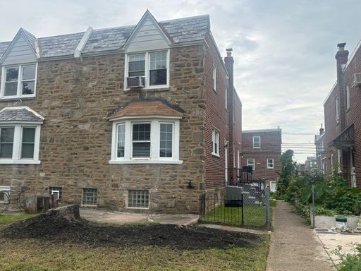 Beautiful Renovated 3BR Twin in Castor Gardens Neighborhood – photo 1