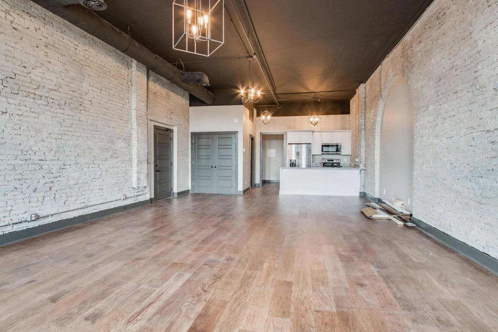 Gallatin Apartment: 101 East Main Street