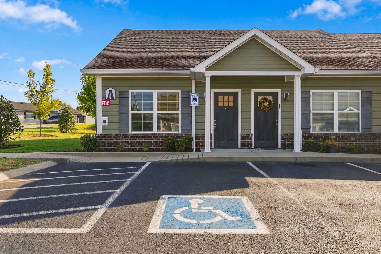 Gallatin Apartment: 1201 South Water Ave
