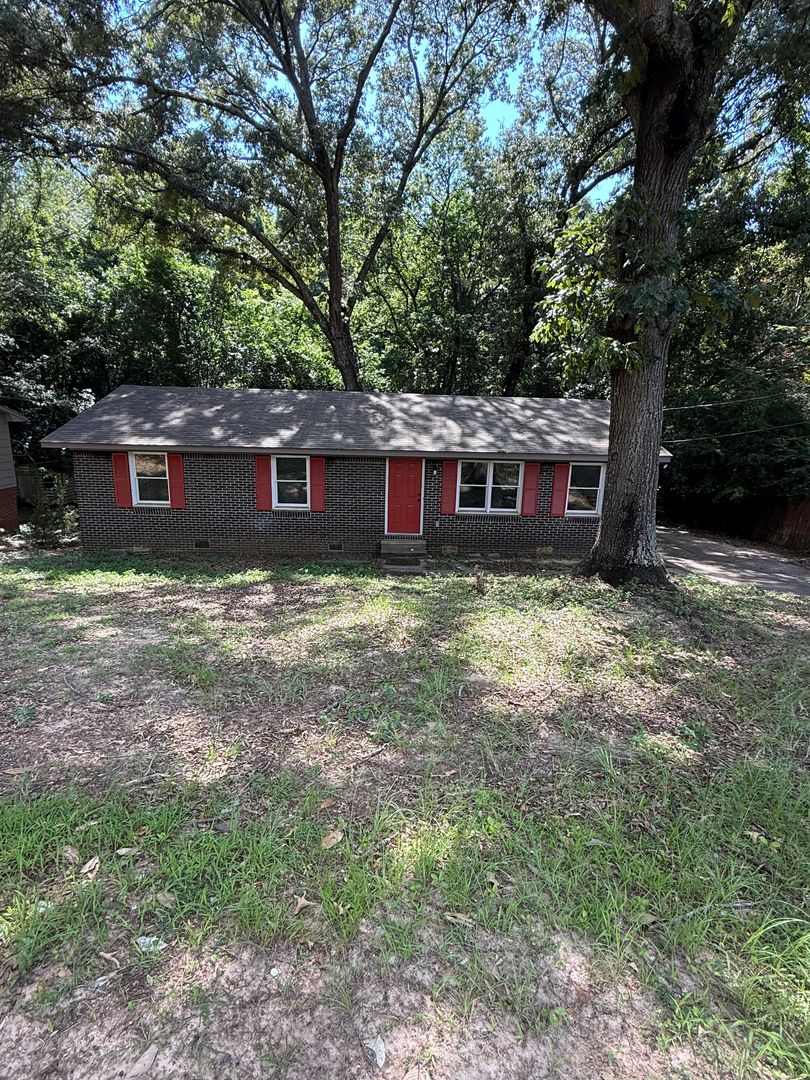 COLUMBUS House: 5075 3RD AVENUE