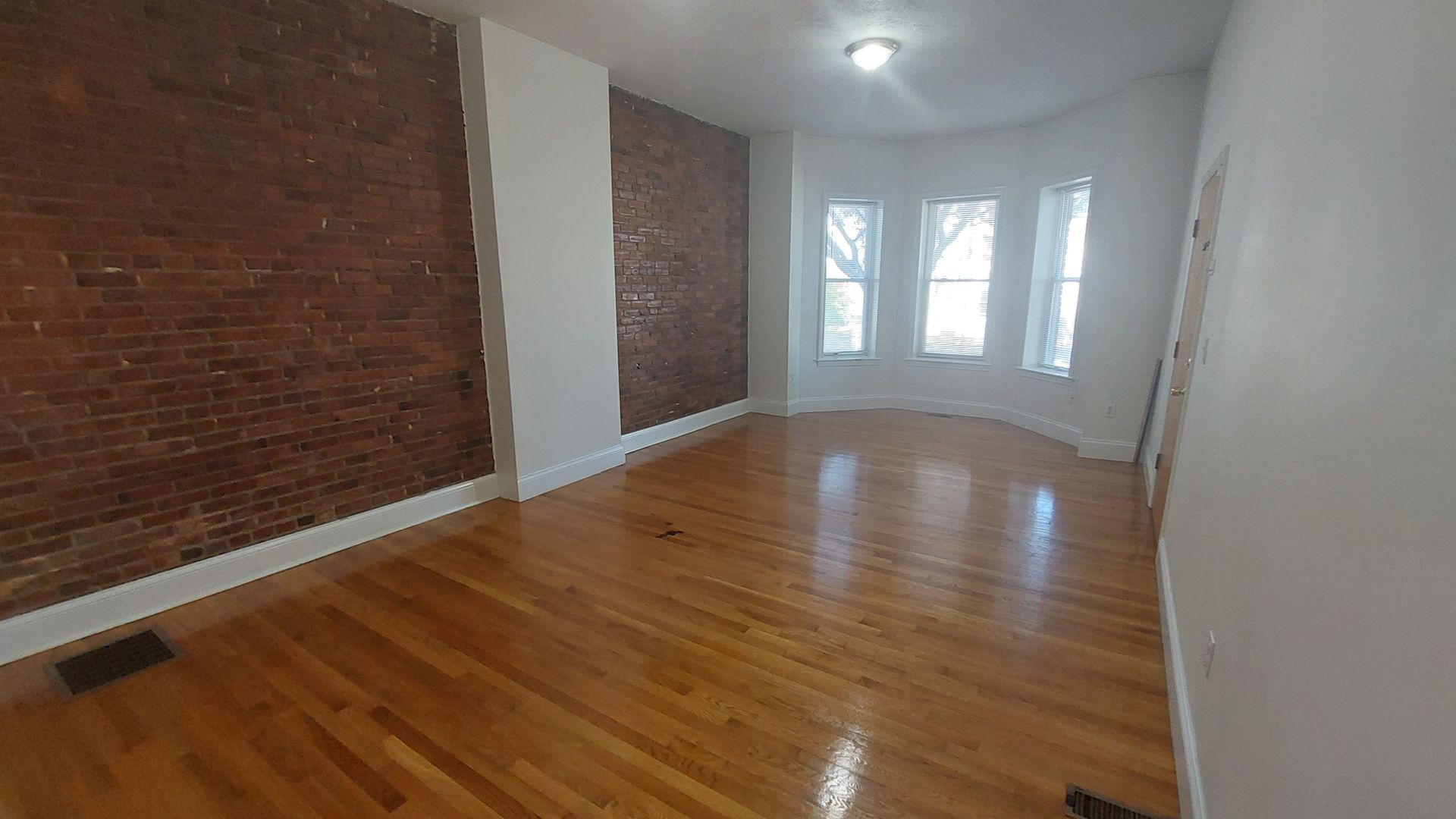 Dorchester Apartment: 76 West Cottage St