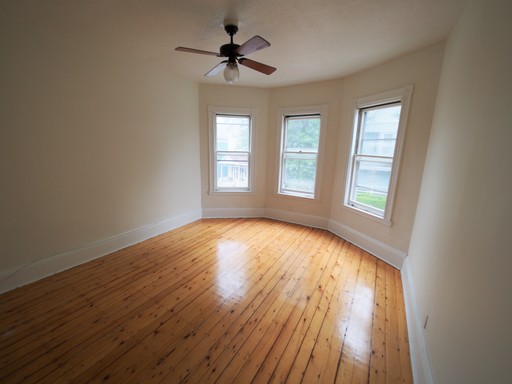 Bright and sunny 2BD with plenty of light