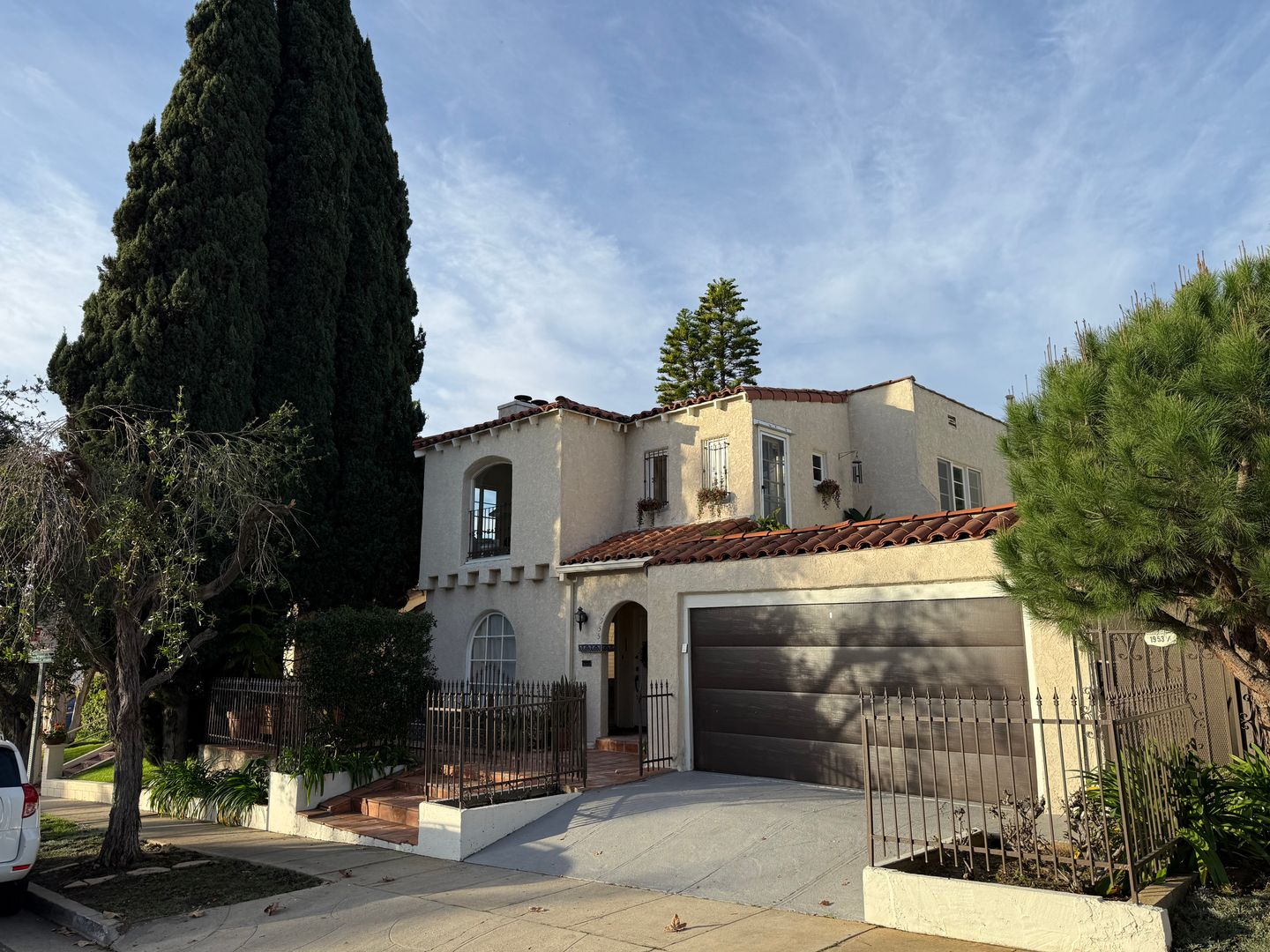 Los Angeles Apartment: 1953-55 Benecia Ave