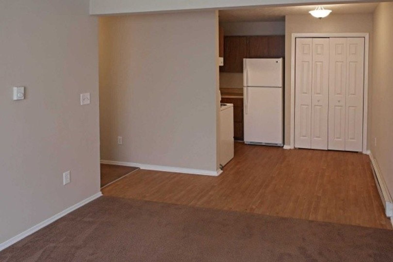 West College Corner Apartment: 140 Bryan St