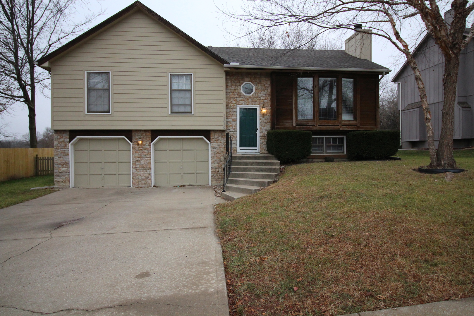 Overland Park House: 11616 Oakmont St