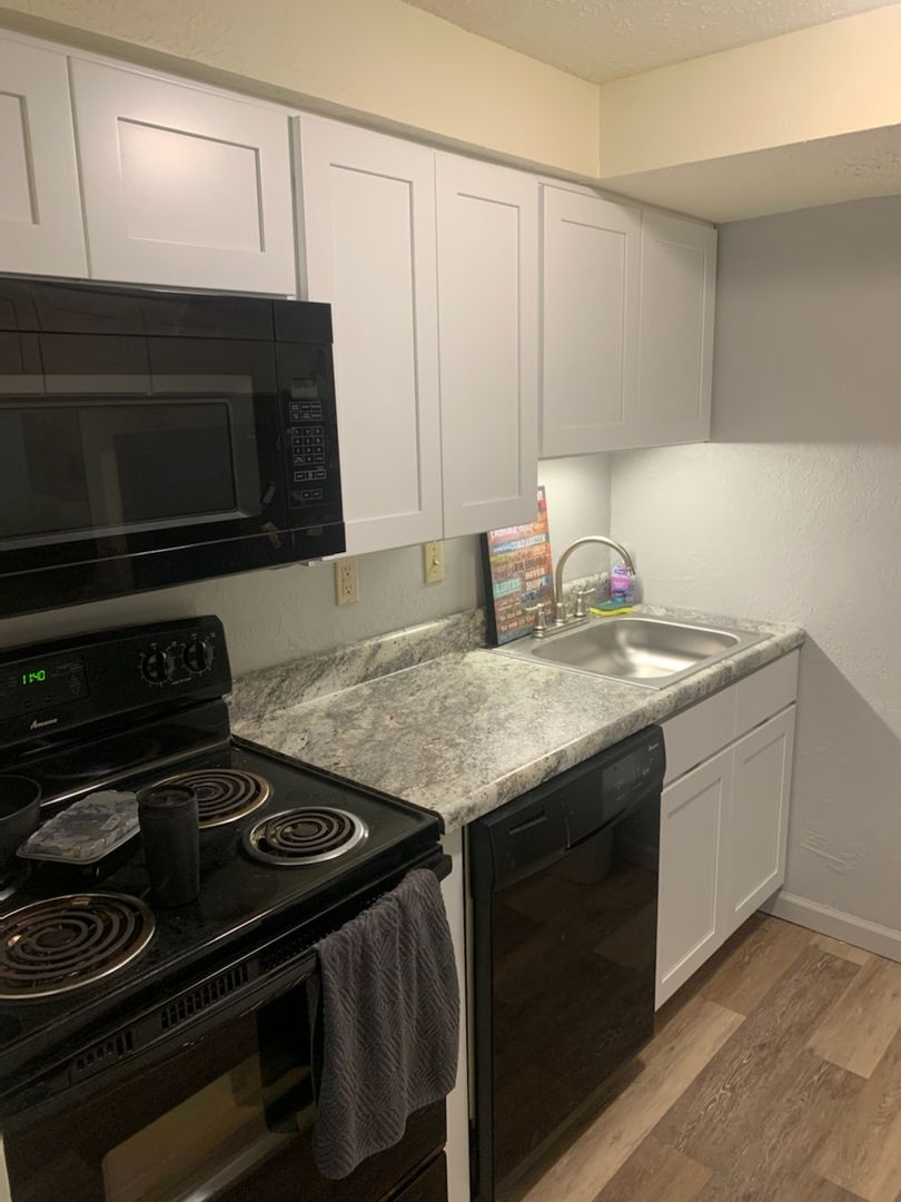 Allison Park Apartment: 8884 Royal Manor Drive