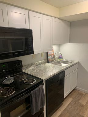 2 Bedroom / 1 1/2 bath