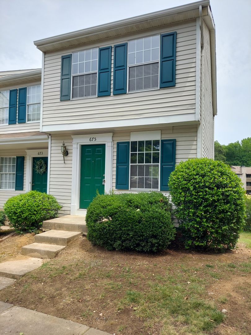 Charlotte House: 675 Lex Drive