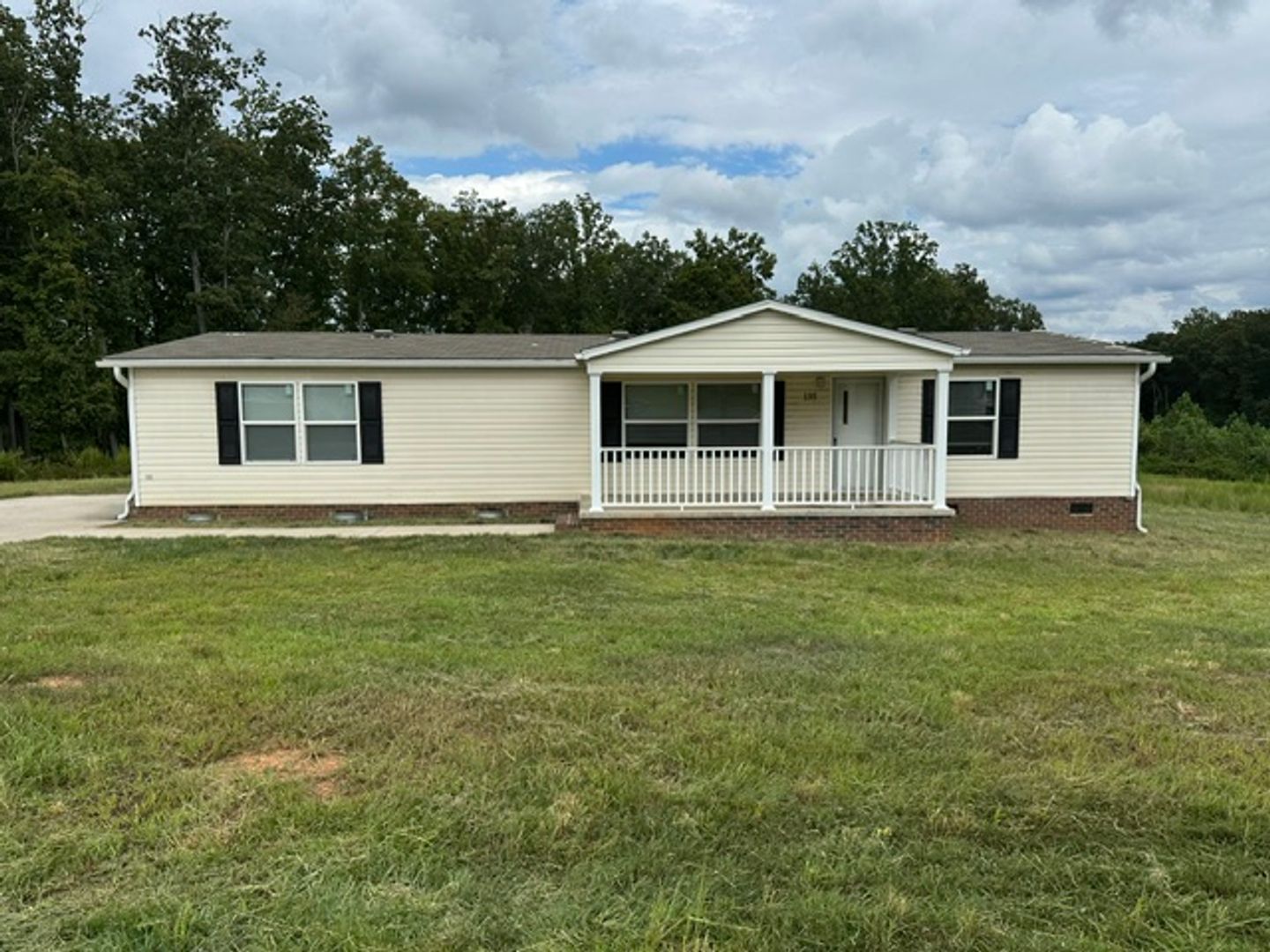 Statesville House: 135 Meadow Spring Court