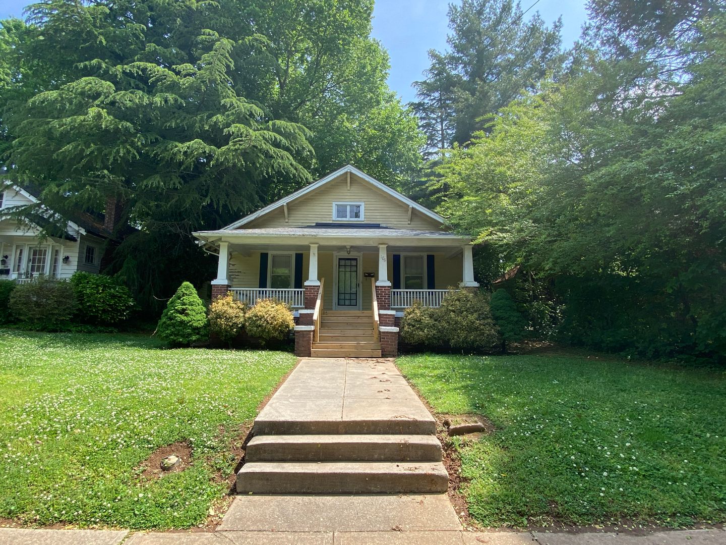 Statesville House: 106 N Race Street