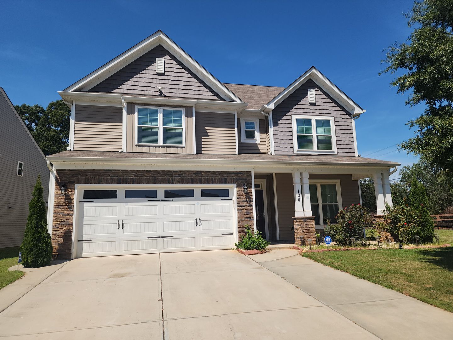 Mooresville House: 104 Buxton St