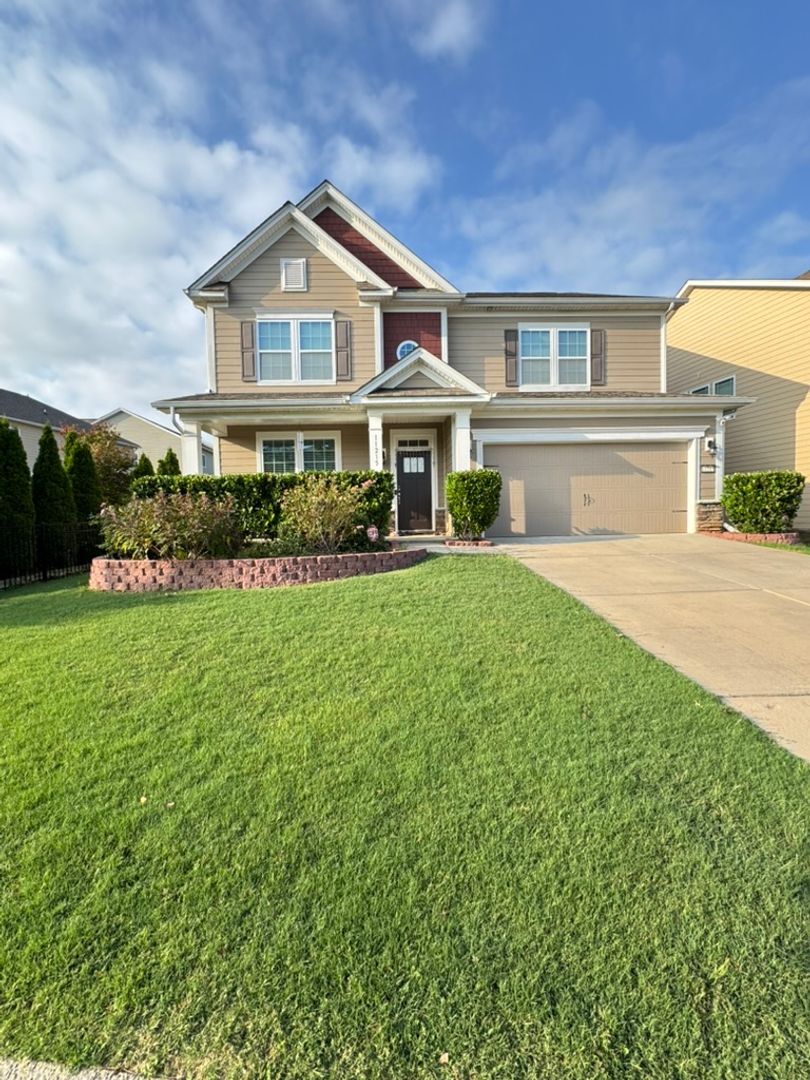 Concord House: 11215 Streamwood Lane NW