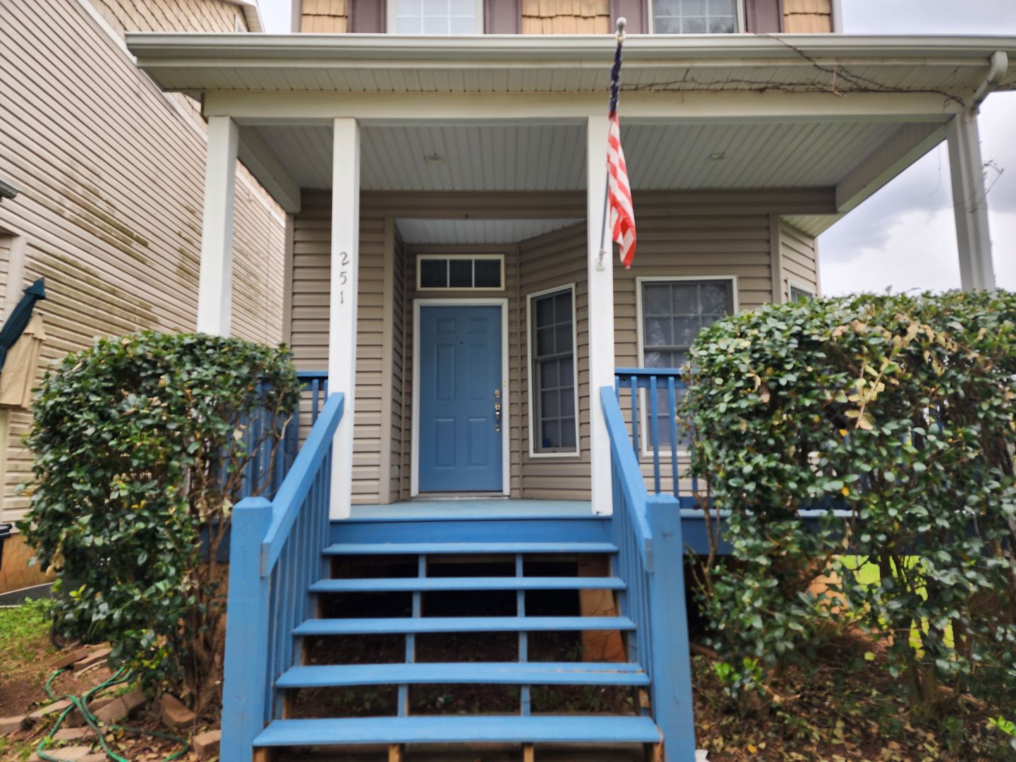Huntersville House: 251 Mullen Street