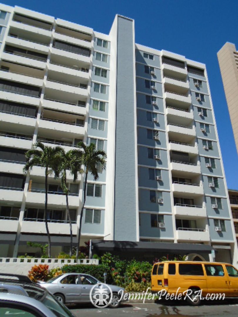 Honolulu Condo: 430 Kaiolu St. #206