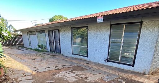 1839 sq/ft, 6 bed 3 bath, Multi-Family home