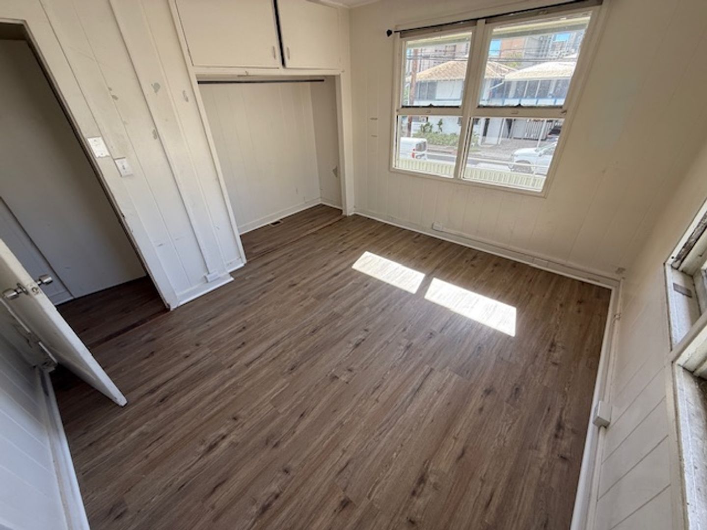 Honolulu Apartment: 702 University Ave (Building)