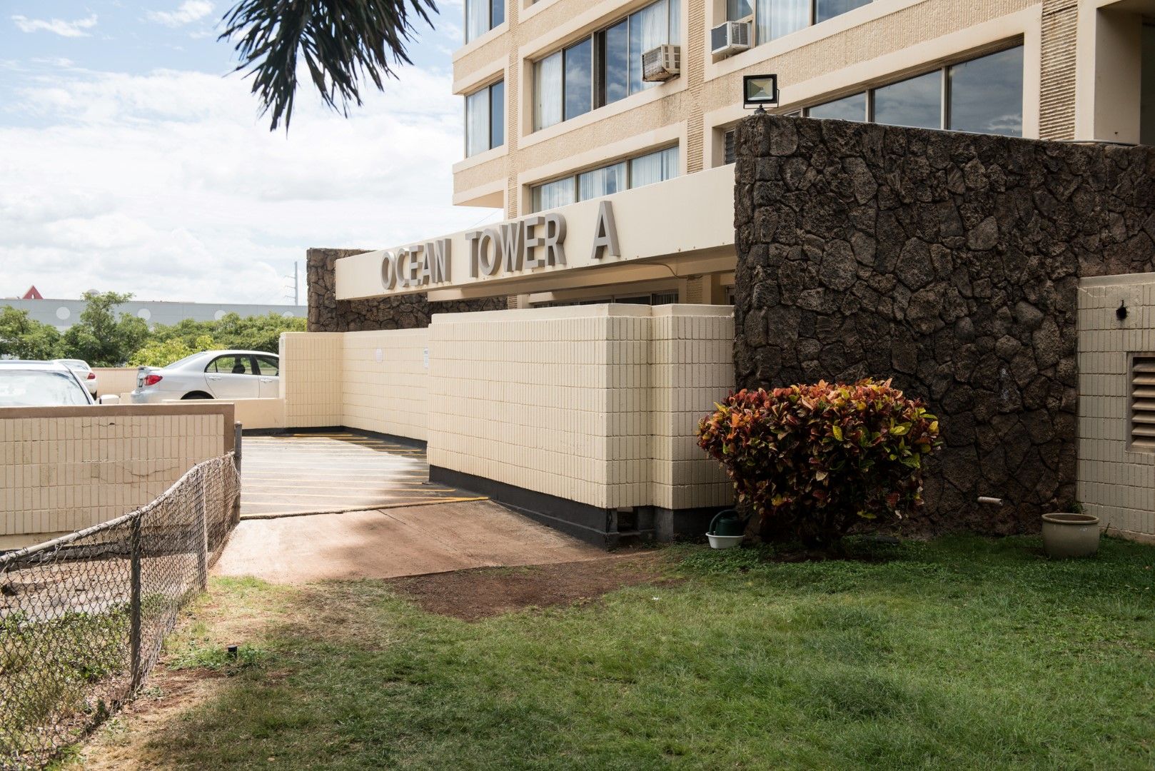 Pearl City House: 1060 Kamehameha Hwy 1505A