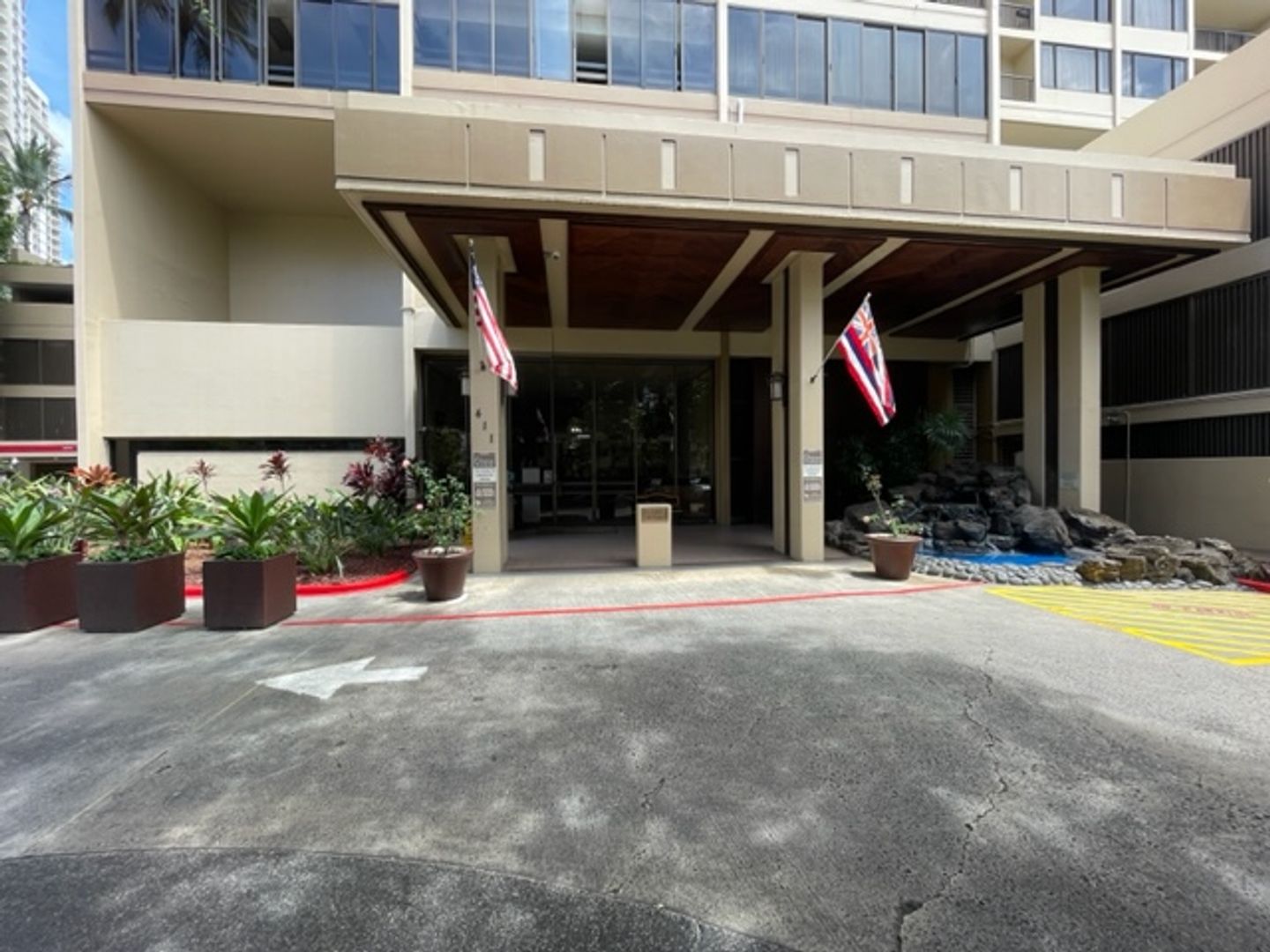 Honolulu Condo: 411 Hobron Lane #3102