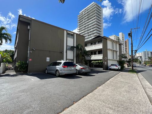 Furnished & Renovated 2br/1ba/1pkg in Secured Building – photo 1