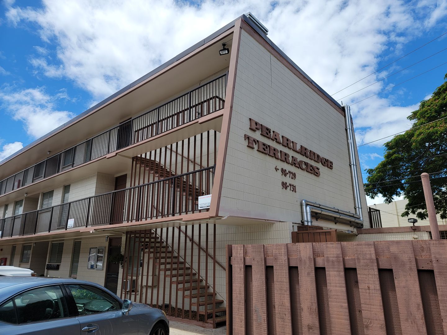 Honolulu House: 98-731 Moanalua Loop #228