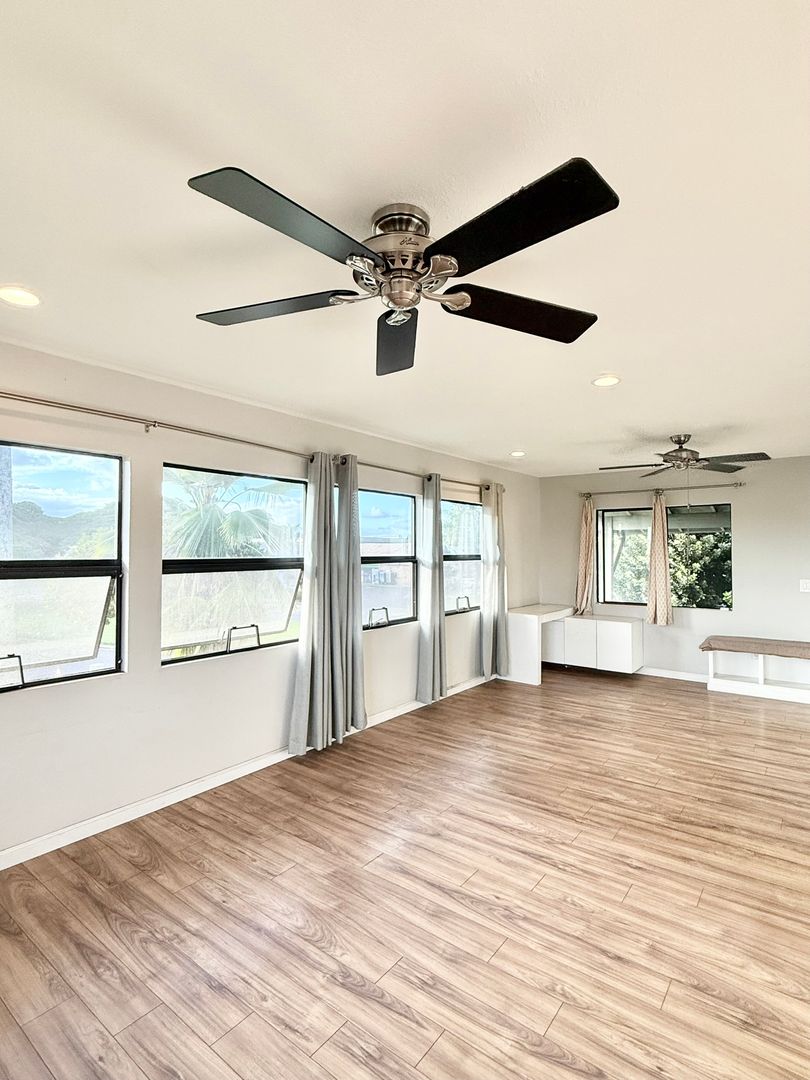 Mililani Townhome: 95-349 Kuahelani Ave #T