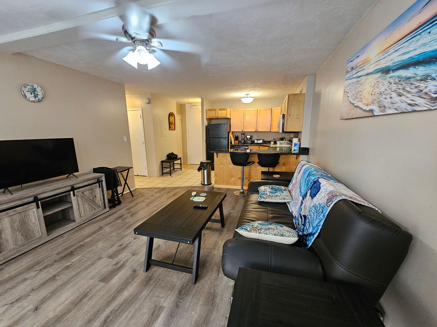 Honolulu Condo: 430 Kaiolu Street #202