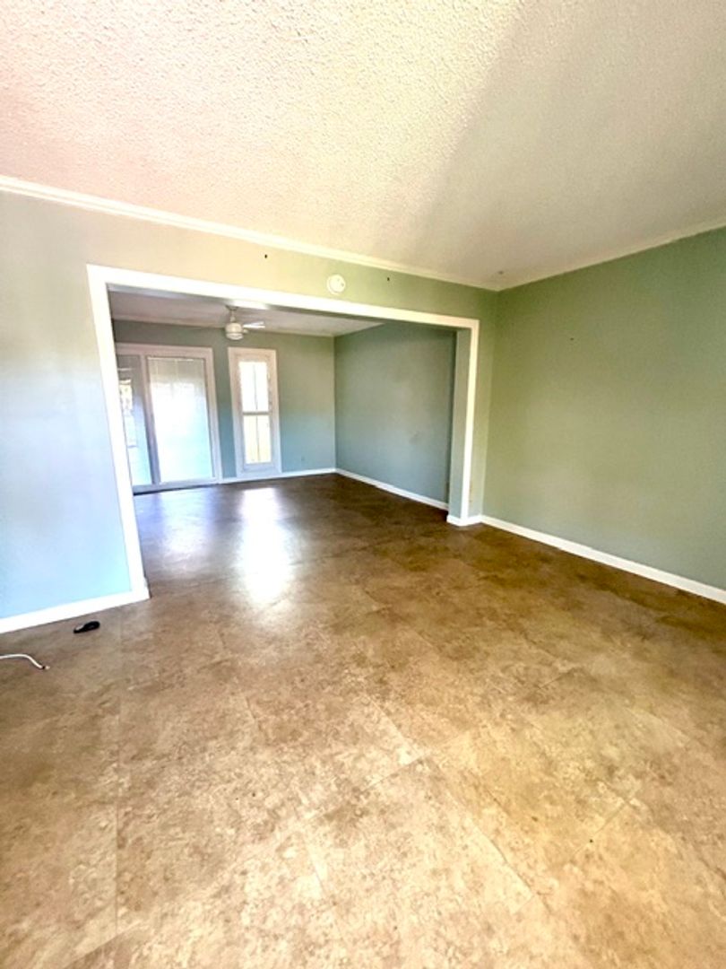 Pearl City House: 98-1376 Nola St # D