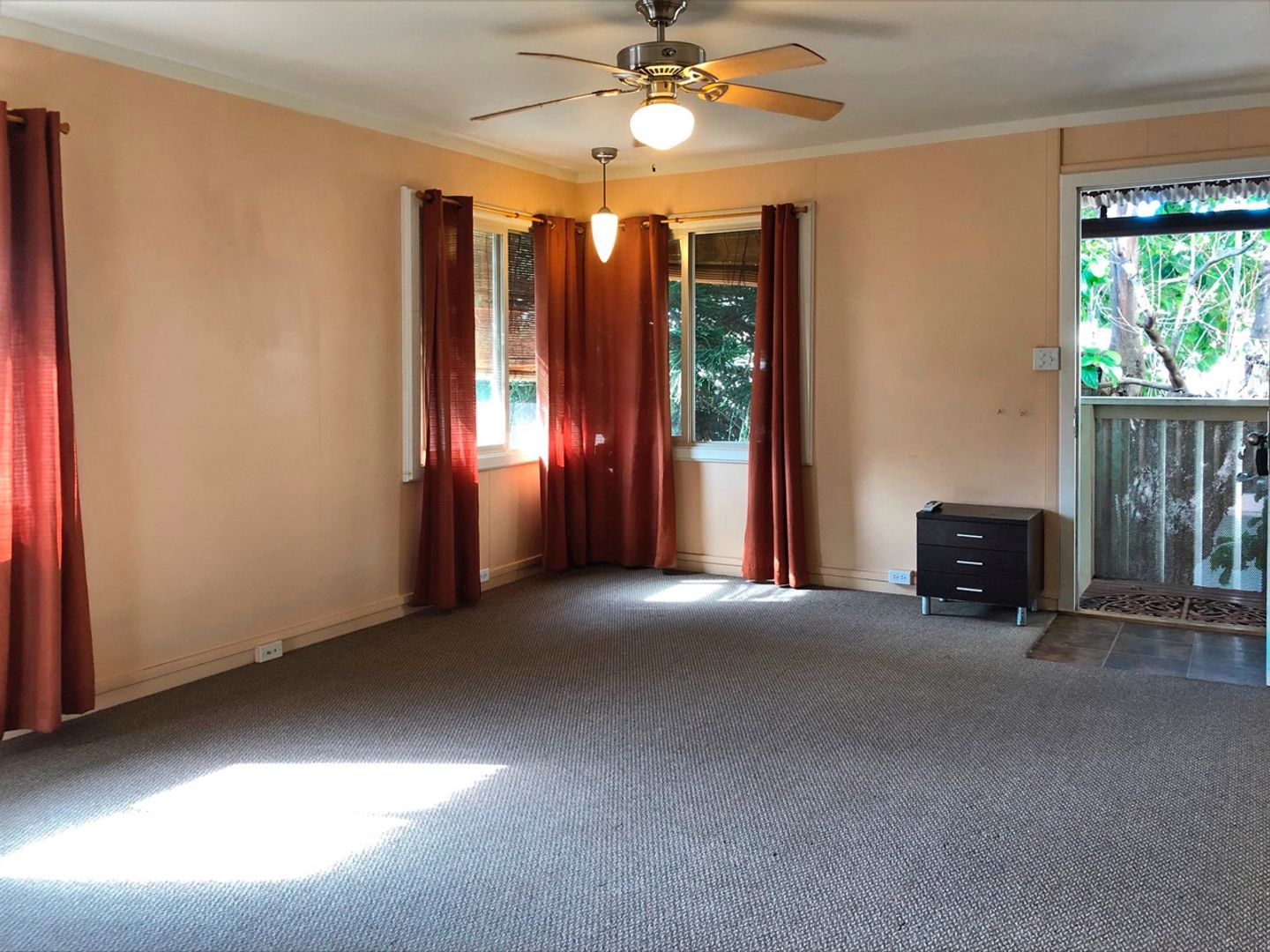 Honolulu Apartment: 1421 South Beretania Street