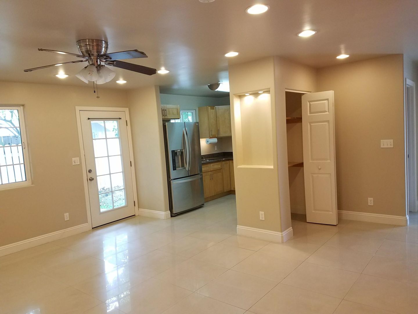Kailua House: 935 Kaipii St. (Downstairs)