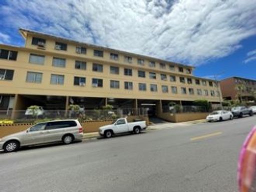 Condo in Salt Lake near Moanalua High School – photo 1