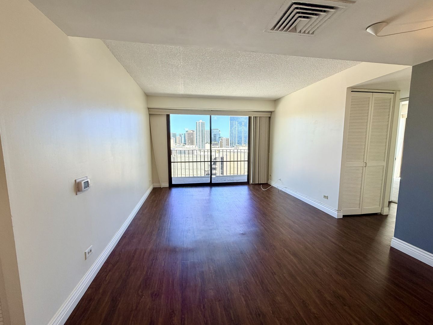 Honolulu Condo: 225 Queen Street #14B